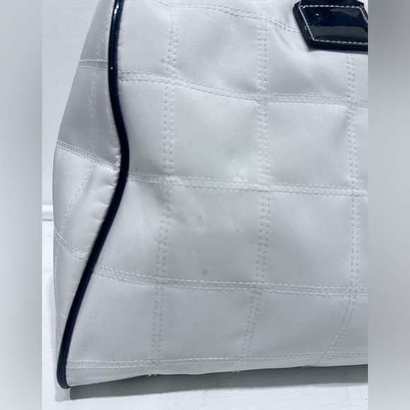 GIVENCHY Parfums White Black Nylon Quilted Duffle Weekender Gym Bag - Picture 11 of 16